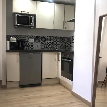 Apartment Cozy One Bedroom Apartment-city Center Nice