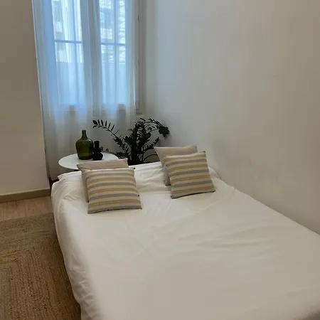 Apartment Cozy One Bedroom Apartment-city Center